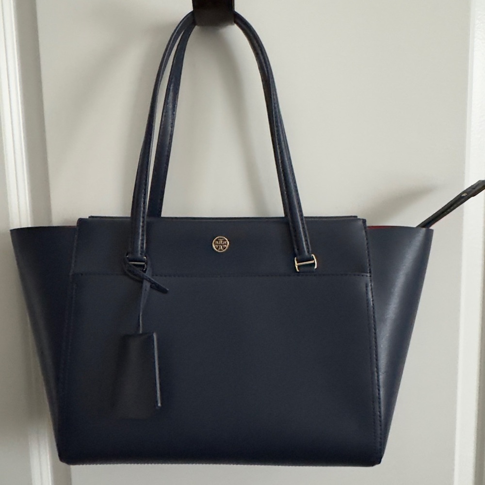 Tory Burch Robinson Leather Tote Navy.  NWOT